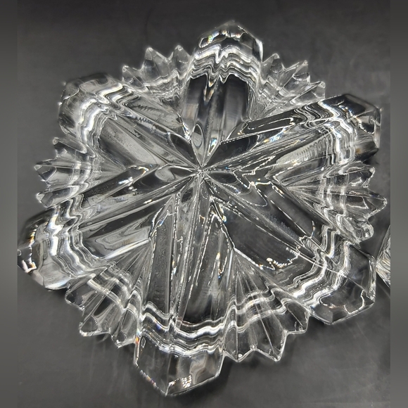 Crystal snowflake trinket box - Picture 5 of 7